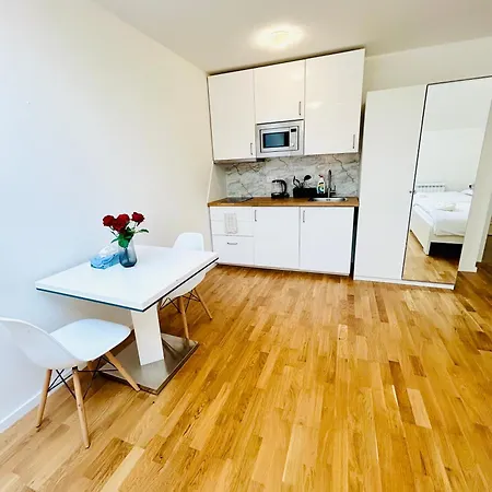 Cozy Design Right Next To Wenceslas Square Апартаменты *